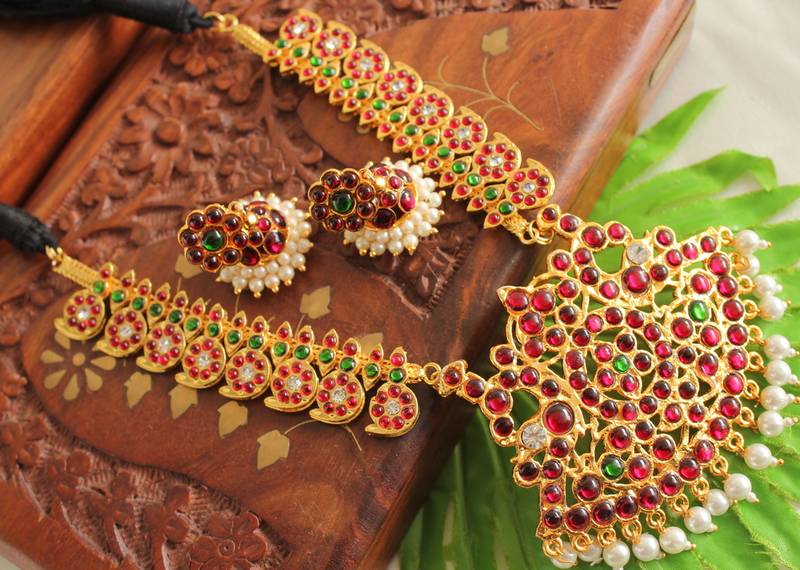 Beautiful Handmade Kemp Green Mango Temple Necklace Set 