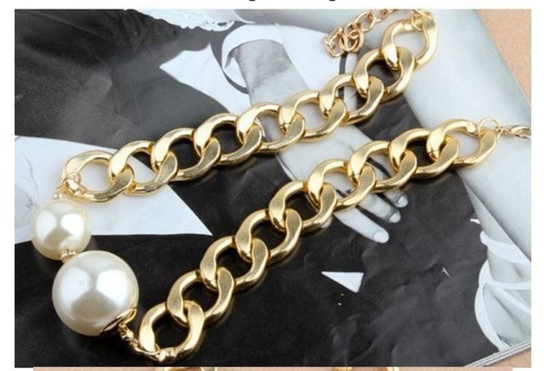 Luxury high quality fashion vintage pearl statement short collar necklace