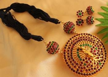 Beautiful Handmade Kemp Balls Peacock Pendant Necklace Set  1