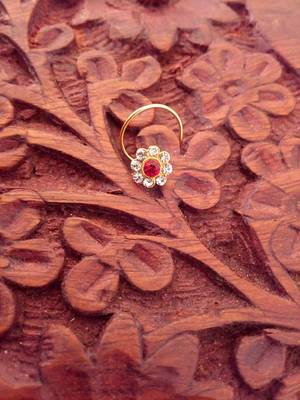 9 Diamond Designer Floral Nose Pin 2