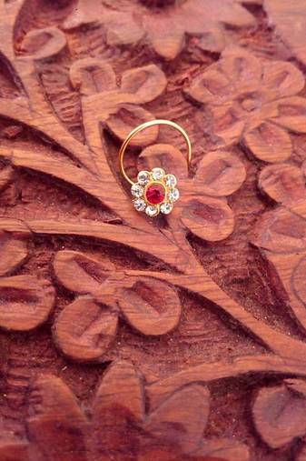 9 Diamond Designer Floral Nose Pin