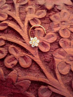 9 Diamond Designer Floral Nose Pin 2