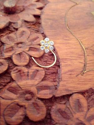 9 Diamond Designer Floral Nose Pin 3