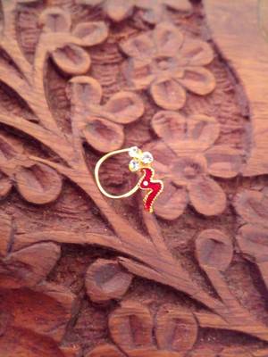 3 Diamond Designer Floral Nose Pin 2
