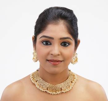 Gold Plated With Shell Pearls Choker Necklace Set 1
