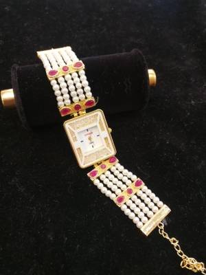 Multicolor pearl watches 1