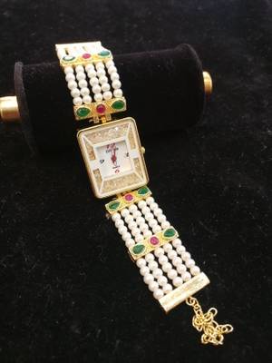 Multicolor pearl watches 1