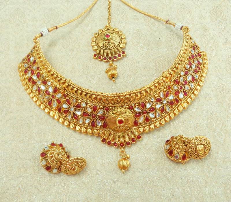 Rani pink bridal choker necklace set with eaaring maang tikka jewellery set
