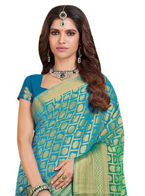 Green Woven Chiffon Saree With Blouse 3