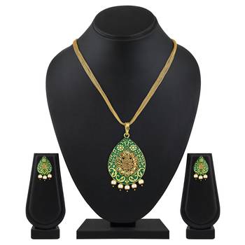Designer Meenakari Work Gold Plated With Antique Lct Stone Pendant Set For Women 2