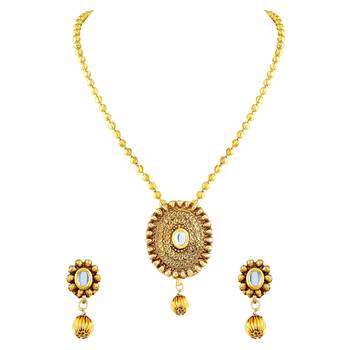 Beguiling Oval Shape Gold Plated Pendant Set For Women 1