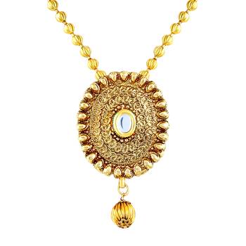 Beguiling Oval Shape Gold Plated Pendant Set For Women 3