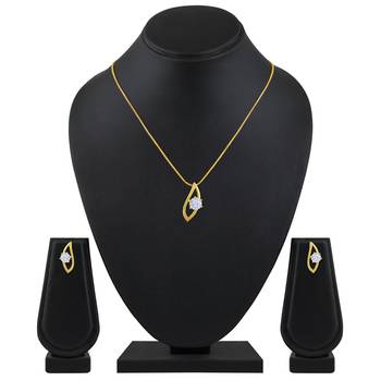 Fancy Gold Plated Pendant Set For Women 2