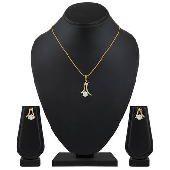 Glistening Gold Plated Pendant Set For Women 2