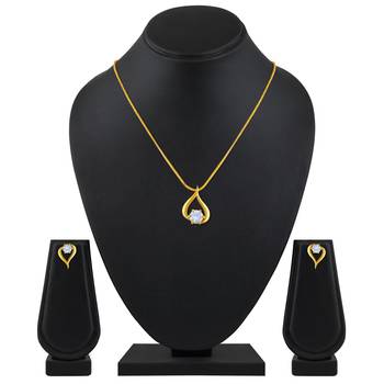 Intricately Heart Shape Gold Plated Pendant Set For Women 2