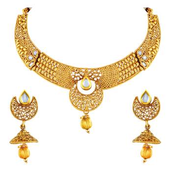 Glittery White Kundan Gold Plated Choker Style Necklace Set For Women 1