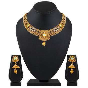 Youthful White Kundan Gold Plated Choker Style Necklace Set For Women 2