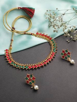 Square Shape Traditional Gold Plated Choker Style Necklace Set For Women 1