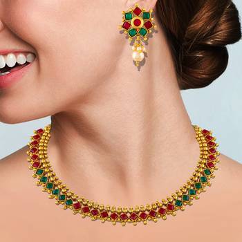 Square Shape Traditional Gold Plated Choker Style Necklace Set For Women 3