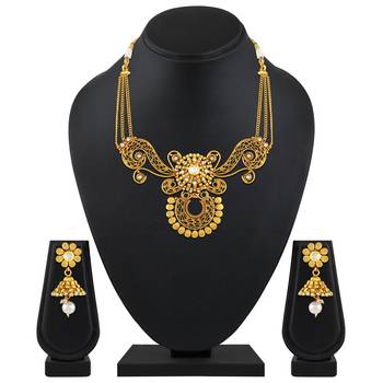 Dazzling Filigiree Design Gold Plated Choker Style Necklace Set For Women 2