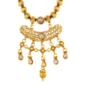 Gorgeous Filigiree Design Gold Plated Choker Style Necklace Set For Women 3