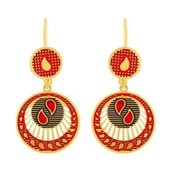 Wavy Hanging Gold Plated Earring For Women 1