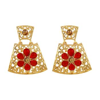 Luxurious Trazium Shape Filigree Gold Plated Drop Earring For Women 1