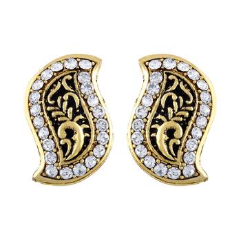 Enchanting Gold Plated Stud Earring For Women 1
