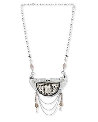 Silver stone necklaces 1