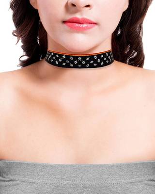 Black plain necklaces 3
