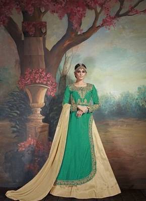 Green embroidered crepe semi stitched salwar with dupatta 1