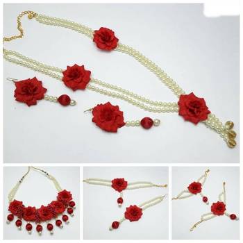 Red necklaces 1