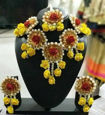 Yellow necklaces 1