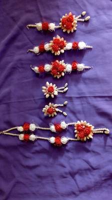 Red necklaces 1