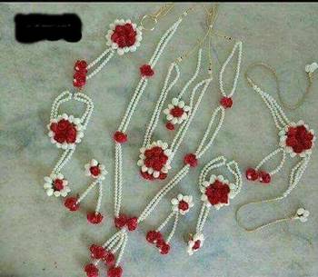Red necklaces 1