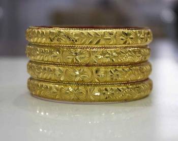 Guarantee Gold Dyed Bracelets With Floral Design 1