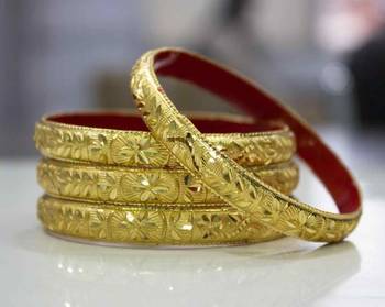 Guarantee Gold Dyed Bracelets With Floral Design 2