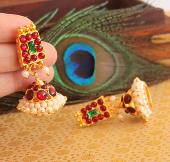 Gorgeous Gold Plated Kemp Green Temple Earrings   1