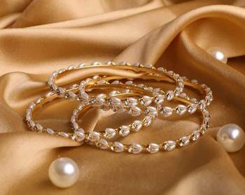 A Set Of 4 Look A Like Jewellery Pearl Bracelets 2