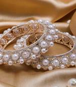 A Set Of 2 Look A Like Jewellery Pearl Bracelets