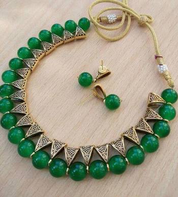 Green necklaces 1