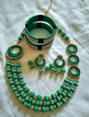 Green necklaces 1