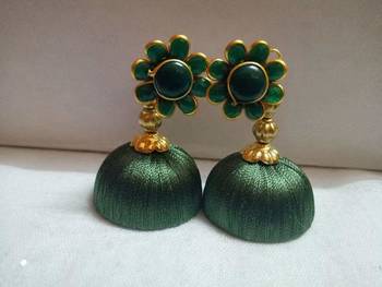 Green earrings 1