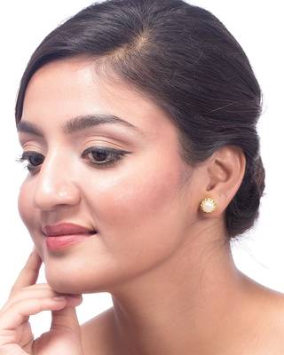 Gold pearl earrings 3