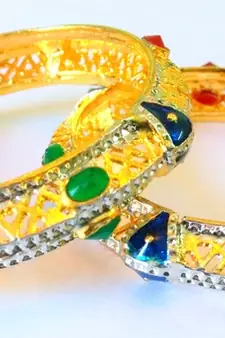 STYLISH GOLDEN MEENA BANGLES