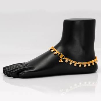 Festive Collection White Color Glass Stone Anklets For Women 2