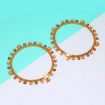White Color Glass Stone Traditional Anklets 3