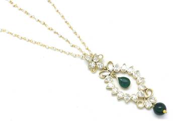 Maang Tikka And Matha Patti Decorated With American Diamond 2