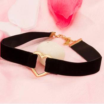 Black pearl chokers 3