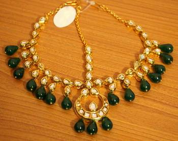 Kundan Meenakari Bridal Emerald Look Maang Tikka 1